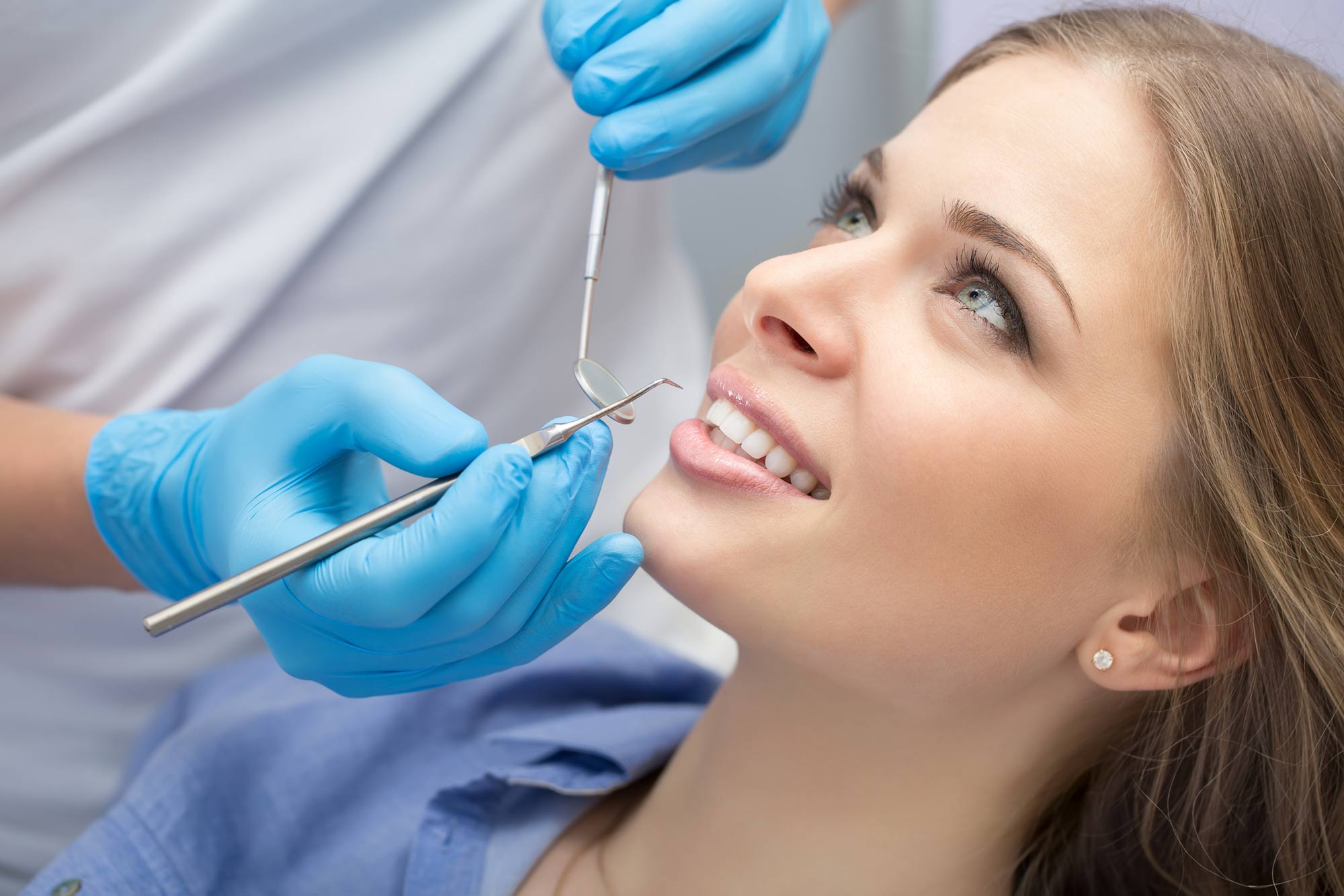  Oralchirurgie_Bunse_Zahnheilkunde-DentalHygiene_Fotolia_100506322_L.jpg